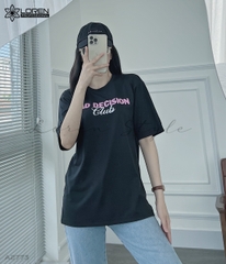 Áo thun nữ LOREN in chữ Bad Decision đen A2773