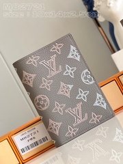 LOUIV Passport Cover