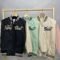 Áo Khoác Dù Nữ Kiểu Bomber In Chữ Vibes Shoot 02