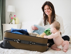 Bỏ túi 8 món đồ dùng cần thiết cho bé đi du lịch