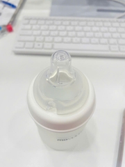 Bình sữa Moyuum thuỷ tinh tráng silicon Hàn Quốc