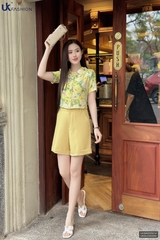 Sơ mi cổ đức hoa croptop trẻ trung UKSM2505010