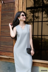 Đầm suông cổ V dáng dài sang mịn NKDV2503005