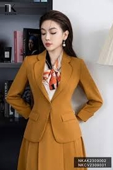 Áo Vest Cổ B 1 lớp cúc bọc dáng ngắn NKAK2309002