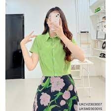 Áo Sơ Mi Cổ Đức Croptop UK Fashion Túi Ngực Thiết Kế Lệch Trẻ Trung Năng Động Chất Vải Thoáng Mát Mềm Mịn UKSM2303015