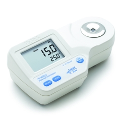 khuc-xa-ke-do-duong-baume-trong-ruou-must-va-nuoc-ep-hanna-hi96812