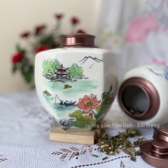 Bình đựng trà gốm Bát Tràng vẽ màu Sơn Thủy dáng lục giác