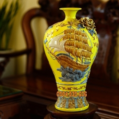 Mai Bình Thuận Buồm Xuôi Gió - đắp nổi men màu vàng - Gốm sứ Bát Tràng 48cm