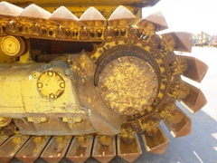 Máy ủi bánh xích hiệu komasu D51PX-22-11057