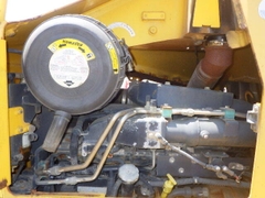 Máy ủi bánh xích hiệu komasu D51PX-22-11057