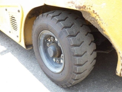 Xe nâng bình khô Komatsu FE25-1-302400