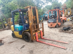 Komatsu FD25T-14-553850 chui công dịch giá 3 tầng