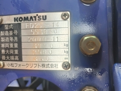Komatsu FD25T-14-553850 chui công dịch giá 3 tầng