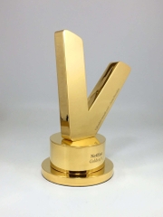 Cúp vàng chiến thắng