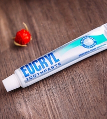 Kem Đánh Răng Bạc Hà Giúp Trắng Răng Eucryl Toothpaste 62g