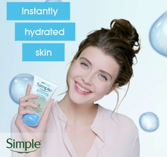 Sữa rửa mặt nhẹ dịu Simple Kind To Skin Refreshing Facial Wash Gel 150ml