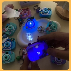 móc khóa máy ảnh kuromi nhiều màu - có thể chiếu sáng - cao 5.8cm dài : 5.4cm - nặng : 50gram - boc túi - no box  K78-T1-S6