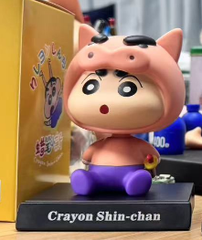 Mô Hình Shin cosplay lợn hồng lắc đầu - cao 13cm - ngang 9cm - dọc 7cm - nặng 200gram + Hộp Màu - K73-T2-S9