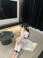 Đồ ngủ Pijama lụa xước hàng hiệu cộc tay viền ren chấm bi DN412240