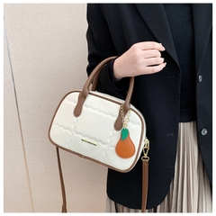 Túi Quai Xách Nữ - Giỏ Đeo Chéo Kèm Móc Túi Mona - tt230501