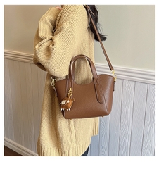 Túi Đeo Chéo Nữ Có Quai Xách - Giỏ Xách Đeo Vai Mona - tt240303