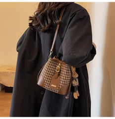 Túi Mix Dạ Đeo Chéo Nữ - Giỏ Xách Kèm Móc Túi Thỏ Mona - tt240342