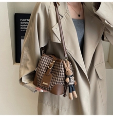 Túi Mix Dạ Đeo Chéo Nữ - Giỏ Xách Kèm Móc Túi Thỏ Mona - tt240342