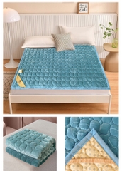 Thảm nỉ nhung trải giường , đệm được chần bông , ấm , êm hàng nhập khẩu