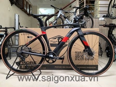 Xe đạp thể thao Road bike tay lái ngang TWITTER CYCLONE PRO DISC 2023 - Khung full Carbon, groupsets SHIMANO 1x12. Màu Đen