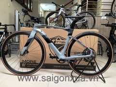 Xe đạp thể thao Road bike tay lái ngang TWITTER CYCLONE PRO DISC 2023 - Khung full Carbon, groupsets SHIMANO 1x12. Màu Xám xi măng