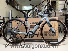 Xe đạp thể thao Road bike tay lái ngang TWITTER CYCLONE PRO DISC 2023 - Khung full Carbon, groupsets SHIMANO 1x12. Màu Xám xi măng