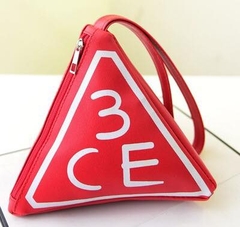 Túi đựng mỹ phẩm hình tam giác xách tay mini 3CE nhiều màu #3A1