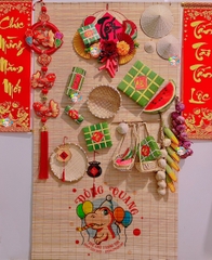 Bánh chưng, tét, dưa hấu giấy xếp
