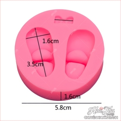 Khuôn silicon Đôi Giày bé gái, bé trai làm bánh rau câu 3D 4D nhấn xôi, fondant, socola, nến hanmade