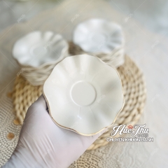 Đĩa Tròn Lá Sen Viền Vàng 12cm, Đĩa Sứ Tròn Đựng Bánh Bao, Trầu Cau, Xôi Cúng - trang trí đồ ăn, bàn tiệc, mâm cúng