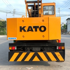 XE CẨU 25 TẤN KATO NK250E-v Năm sx 2002