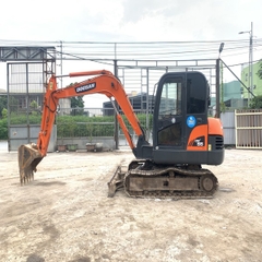 MÁY XÚC BÁNH XÍCH DOOSAN 55