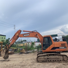 MÁY XÚC BÁNH XÍCH DOOSAN DH258LC