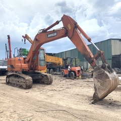 MÁY XÚC BÁNH XÍCH DOOSAN DH258LC