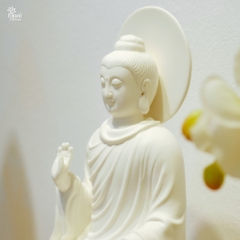 Đức Phật Thích Ca tỏa hào quang gốm trắng