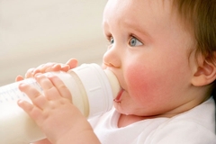 Hướng dẫn cách sử dụng phễu hút sữa an toàn nhất