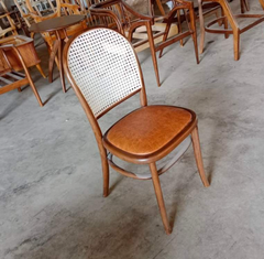 GHẾ GỖ THONET 811 TỰA UỐN - GAG46