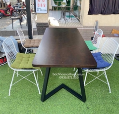 BỘ BÀN ĂN GỖ CHÂN SẮT 4 GHẾ NHẬP KHẨU - BBA8