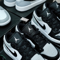 NIKE AIR JORDAN 1 LOW GS ' LIGHT SMOKE GREY ' (553560 052)