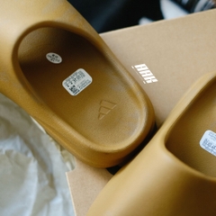 ADIDAS YEEZY SLIDE OCHRE - GW1931