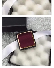 Kẹp Càng Cua HimHip Composite Viền Đá Mặt Vuông Basic Nhẹ Nhàng 8 Răng 4x4cm