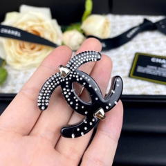 Trâm, Ghim Cài Áo Chanel Hiệu Ứng Tuyết Rơi Đính Đá Phale Cao Cấp 3.6*4.5cm