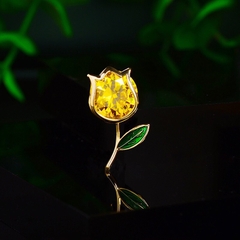 Pin Cài Cúc Hình Bông Hoa Tulip Đính Đá Vàng Sang Trọng 2.3*1.5cm