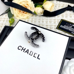 Trâm, Ghim Cài Áo Chanel Hiệu Ứng Tuyết Rơi Đính Đá Phale Cao Cấp 3.6*4.5cm
