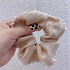 Dây Cột Tóc Scrunchies Viền Đá Basic Nhẹ Nhàng Thanh Lịch